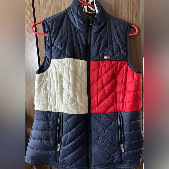 Tommy Hilfiger vest. Women’s size medium.